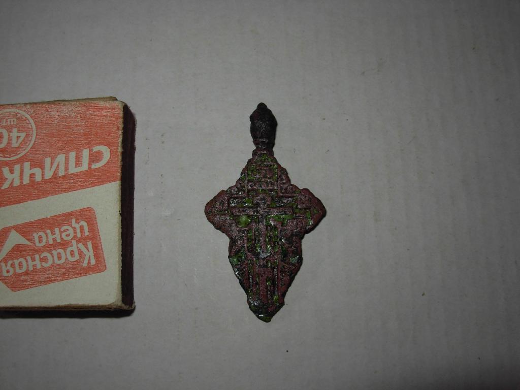 Крест крестик старинный тельник листик броза патина , эмаль