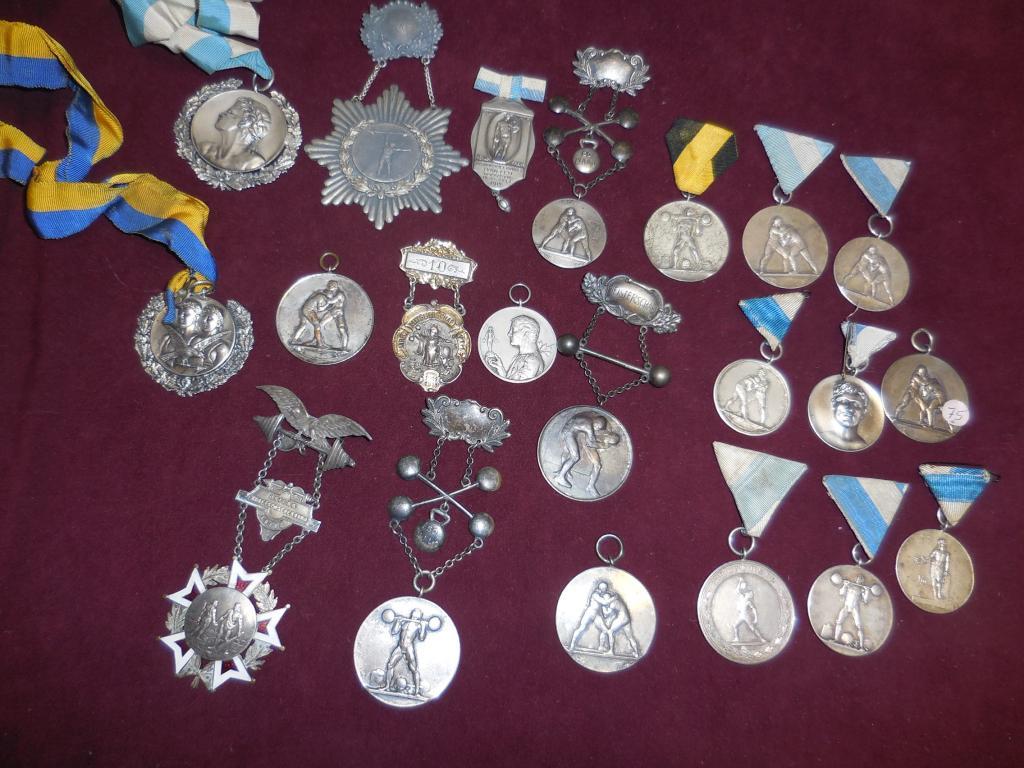 Спортивные медали старинные. Медный жетон. Медали ордена жетоны. Медали саксония 1914г. Медаль 1896 года в память коронации императора николая ii.