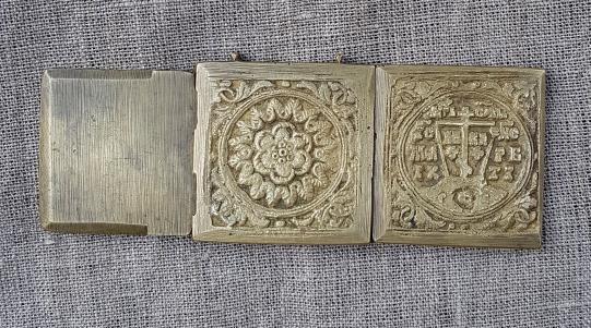 Складень: РАСПЯТИЕ ХРИСТОВО. ТРОИЦА ВЕТХОЗАВЕТНАЯ. БОГОМАТЕРЬ ЗНАМЕНИЕ   R9