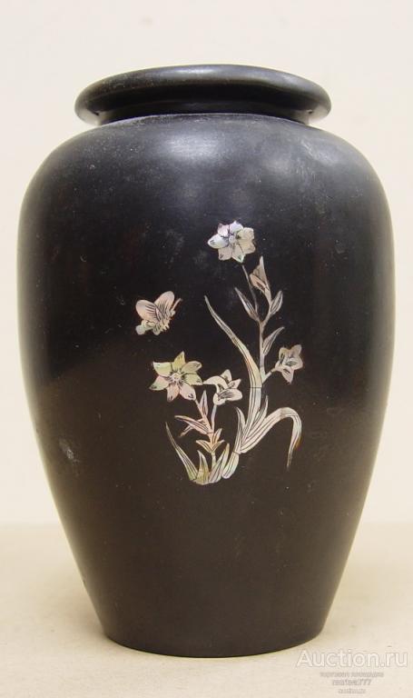 Ваза. Восток. Папье-маше, перламутр. Высота 18 см.