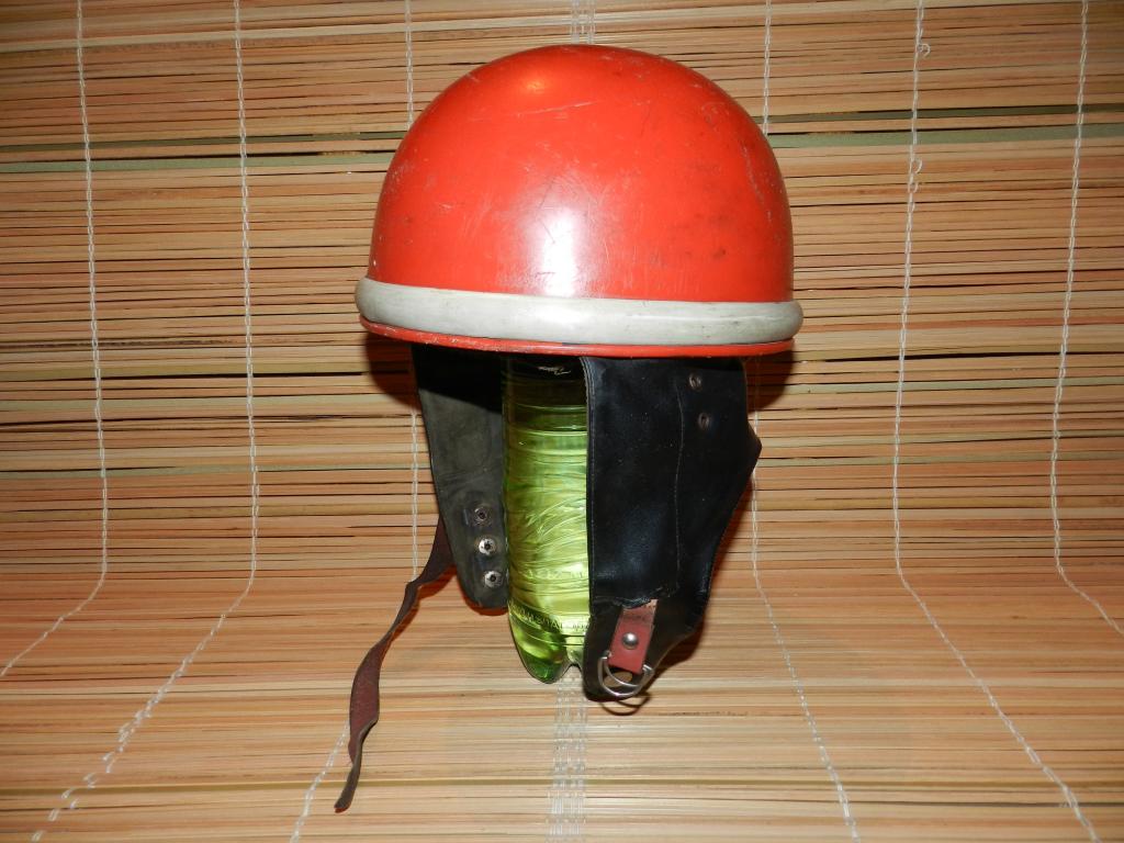 Шлем салют 3. Salvo шлем мотоциклетный. Шлем салют 1. Советские мотоциклетные шлемы. Старый мотоциклетный шлем.