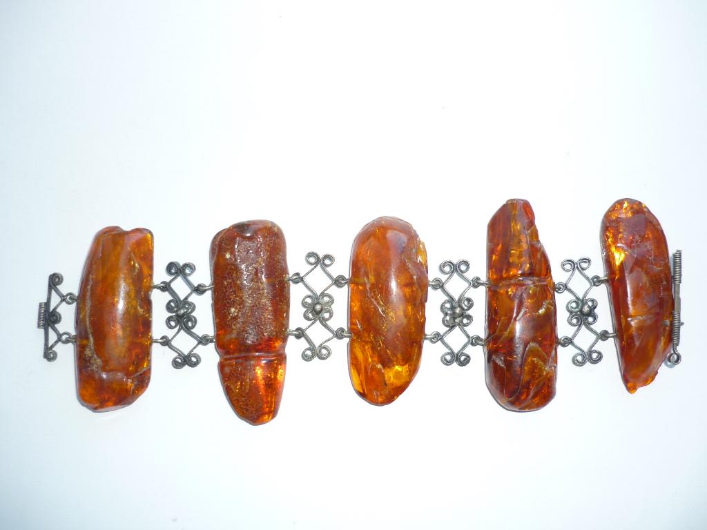 ОГРОМНЫЙ БРАСЛЕТ  НАТ.    ЯНТАРЬ  РЕДКОСТЬ! ИНКЛЮЗЫ!! БОЛЕЕ 60 Г!