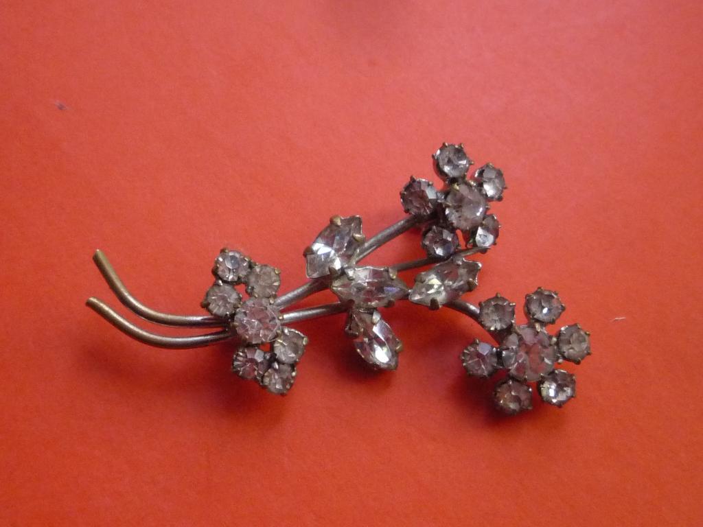 БРОШЬ ВЕТОЧКА ЦВЕТОВ