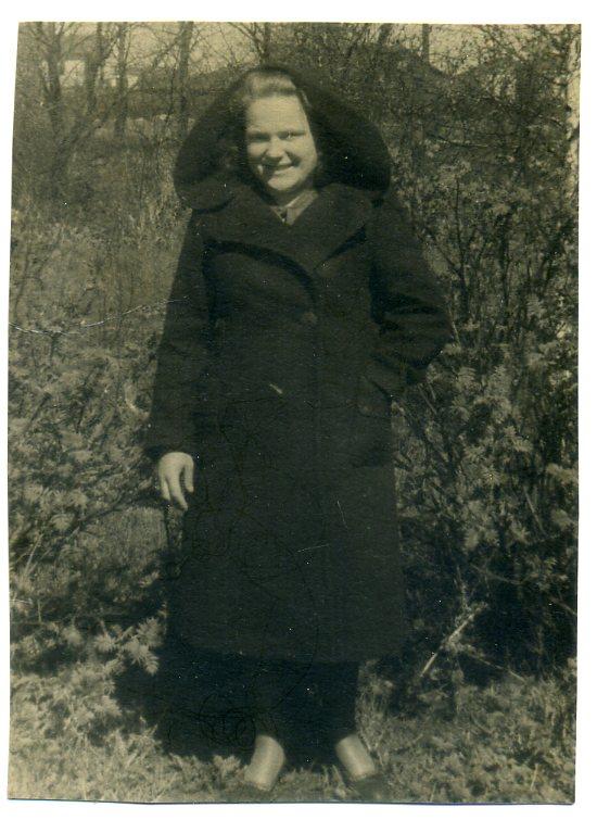 Советский быт Женщина девушка мода одежда 12 х 8,5 см