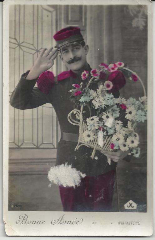 антикварная. ВОЕННЫЙ!!!   С БУКЕТОМ ЦВЕТОВ.ПОЗДРАВЛЕНИЕ.ФОРМА.ФУРАЖКА.ПАРИЖ.ФРАНЦИЯ