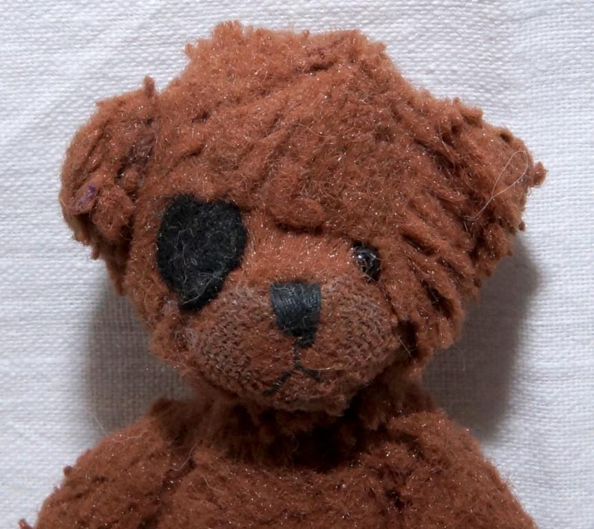 * Старенький МЕДВЕДЬ/МИШКА/МЕДВЕЖОНОК  "РАЗБОЙНИК "  10 см       из СССР   (К13)