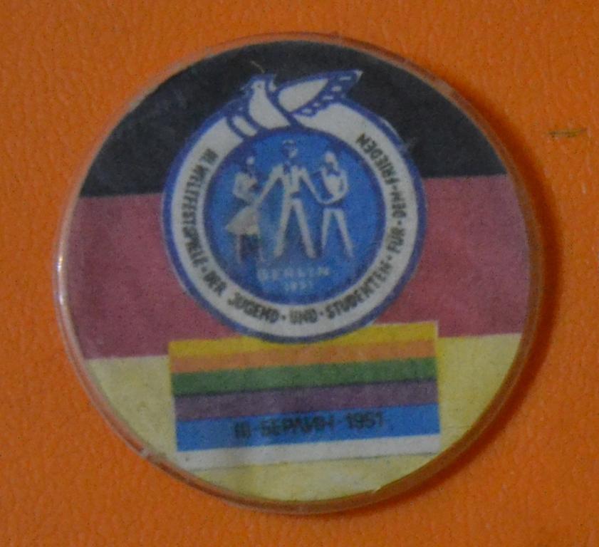 Знак 3 фестиваль молодежи и студентов в Берлине 1951 г диаметр 52 мм