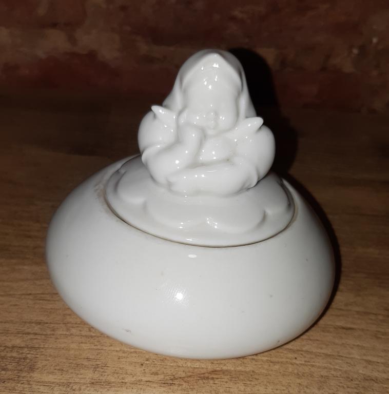 Шкатулка Алёнушка для драгоценностей. Фарфор. Глазурь. Клеймо. ЛЗФИ.