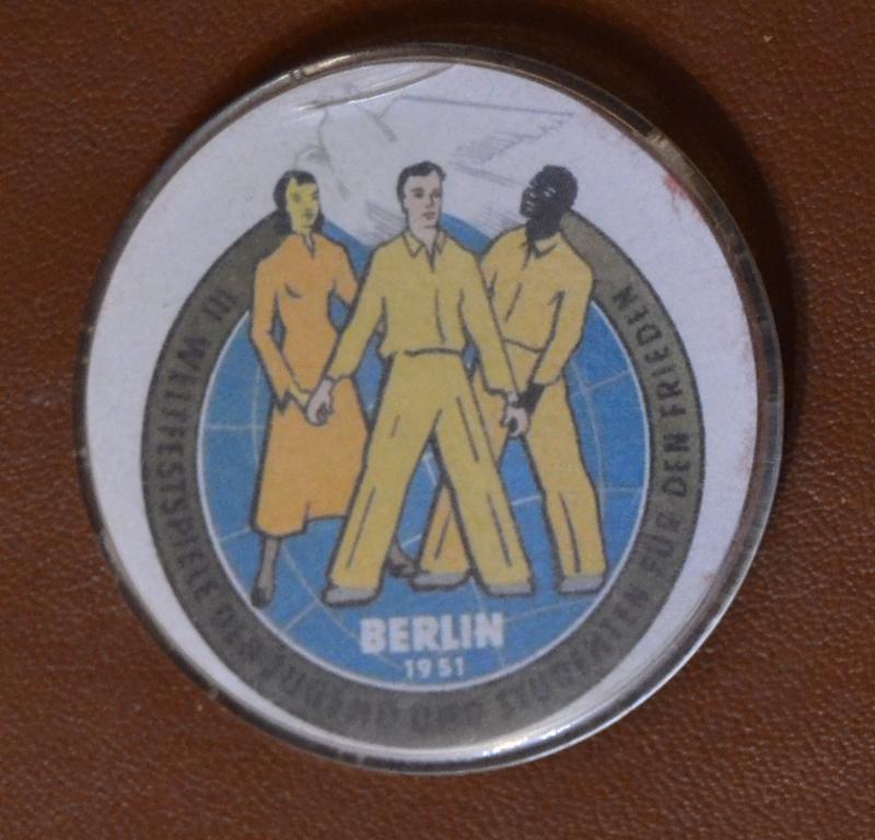 Знак 3 фестиваль молодежи и студентов в Берлине 1951 г диаметр 52 мм