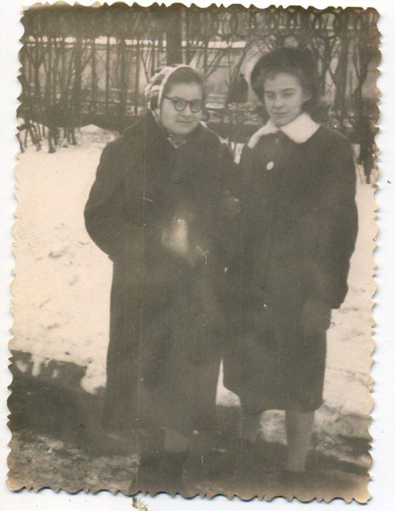 Советский быт Девушки одежда мода 11,5 х 8,5 см