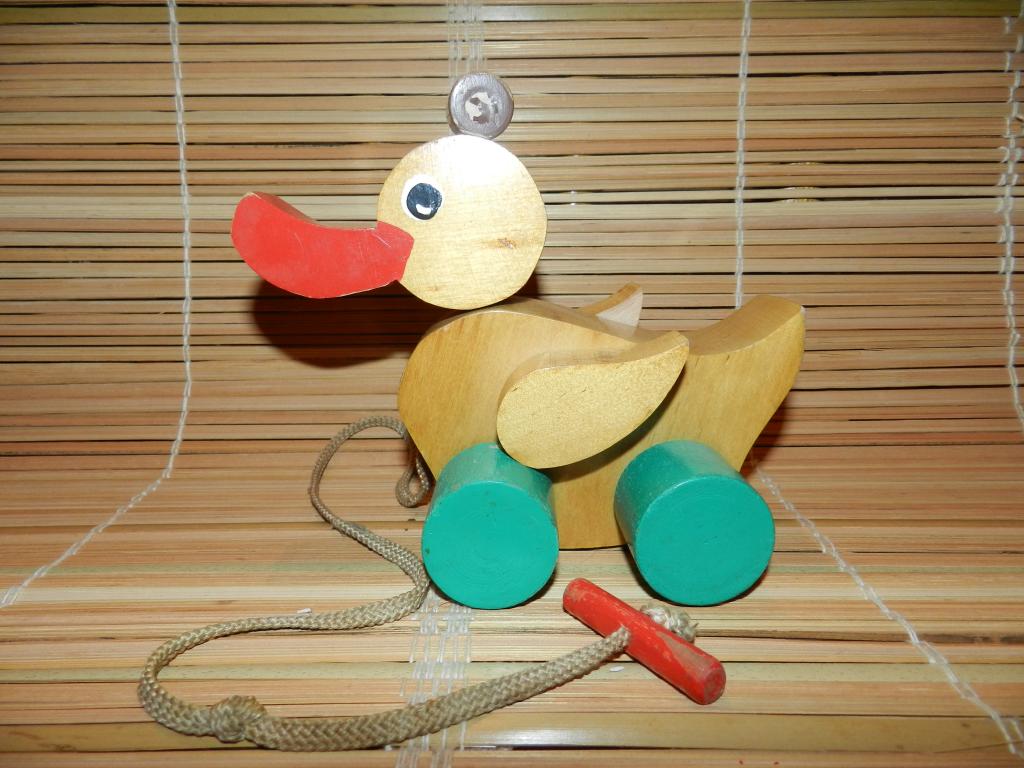 КАТАЛКА Деревянная. Дл.18 см. "УТКА-УТЕНОК-УТОЧКА". Игрушка СССР 1960г.г.