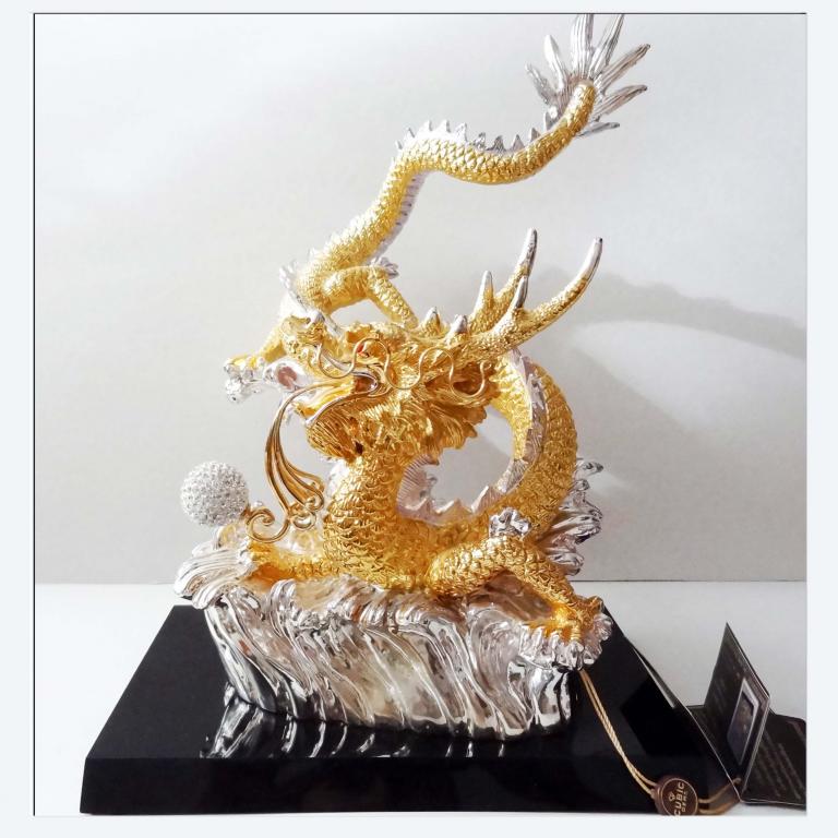 Статуэтка Дракон, позолоченный, высота 30 см. Изготовлено CUBIC gems