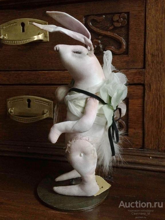 Авторская интерьерная игрушка "Кролик чердачный, розовый"