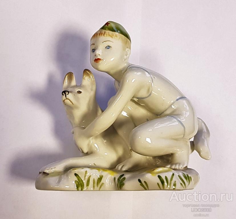Юный пограничник. Мальчик с собакой. ЛФЗ. 70-е годы СССР. фарфор