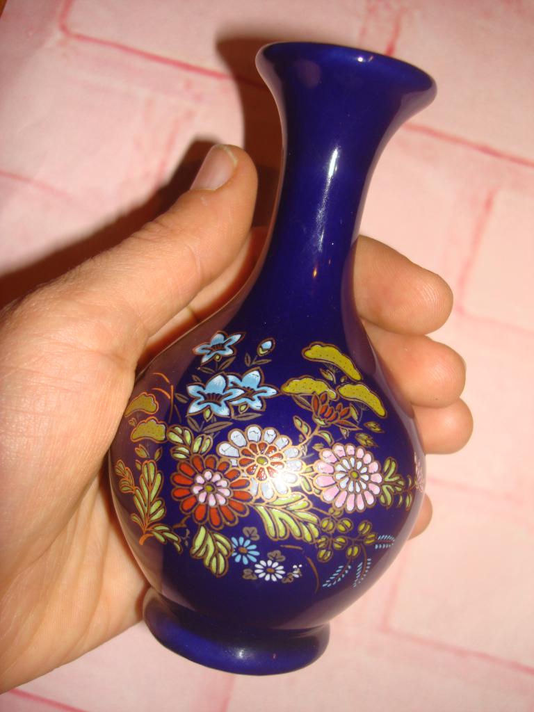 Ваза Kutani. Япония. Фарфор.