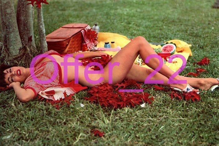 Фотография ДЕВУШКА ЭРОТИКА РЕТРО КОПИЯ размер около: 10 х 15 см. Э980 