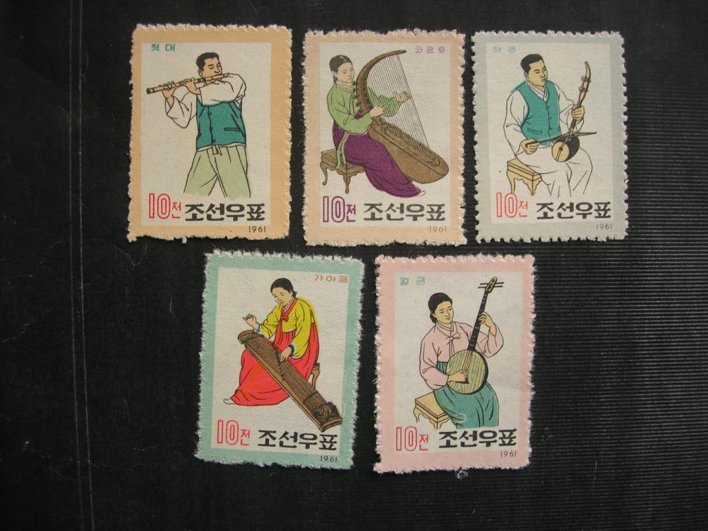 КНДР (Северная Корея) 1962 музыкальные инструменты/костюмы  MNH/MNG