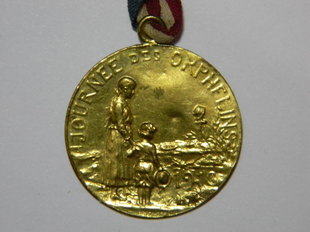 Франция.    Медаль.  Жетон.  Помощь детям - сиротам.  1-я МВ. 1916 г.