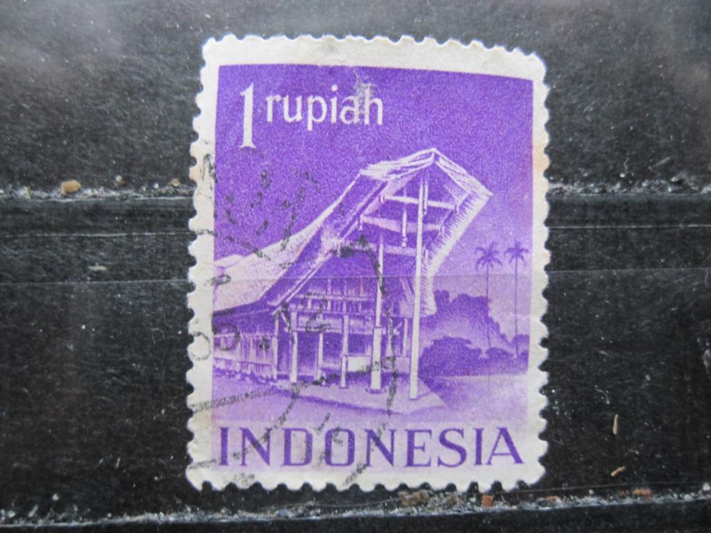 Индонезия серия "Храмы и здания ", Дом Тораджа