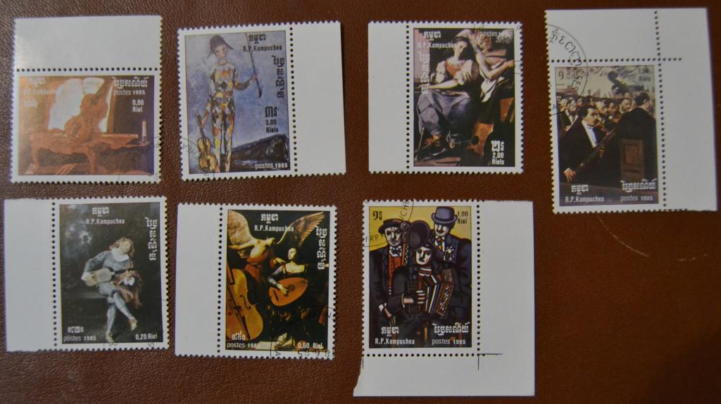 Кампучия 1985 г. Живопись. Музыкальные инструменты на картинах. ГАШЕНЫЕ Серия 7 марок