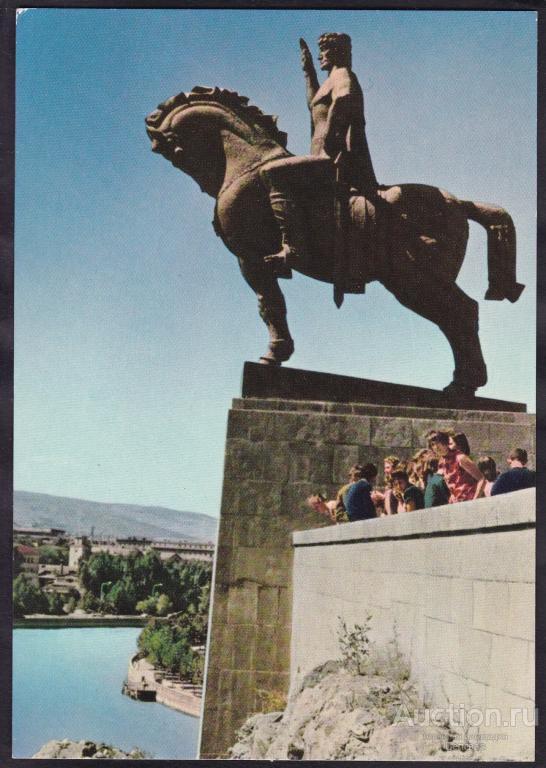 Тбилиси. Памятник Горгасалу.