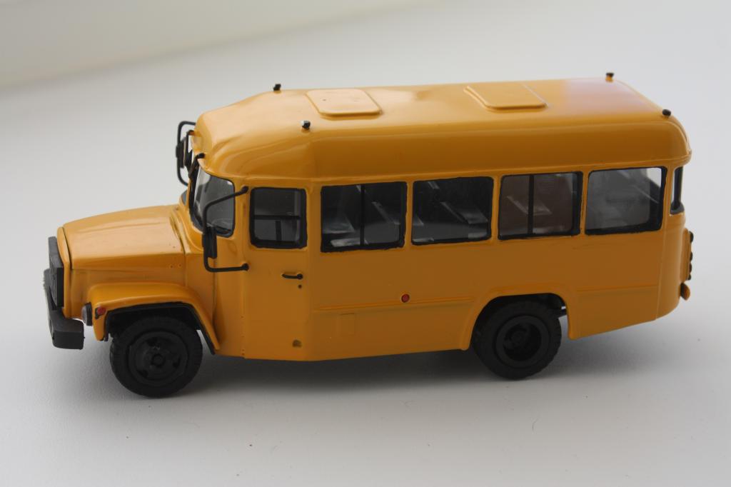 Автобус КАВЗ 3976 конверсия на базе Компаньон 1/43
