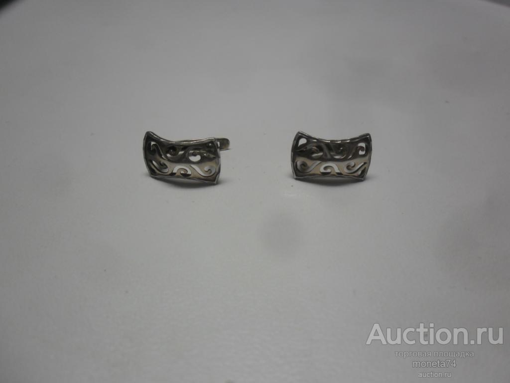 Серебрянные сережки с позолотой. Вес 1,89 грамма.