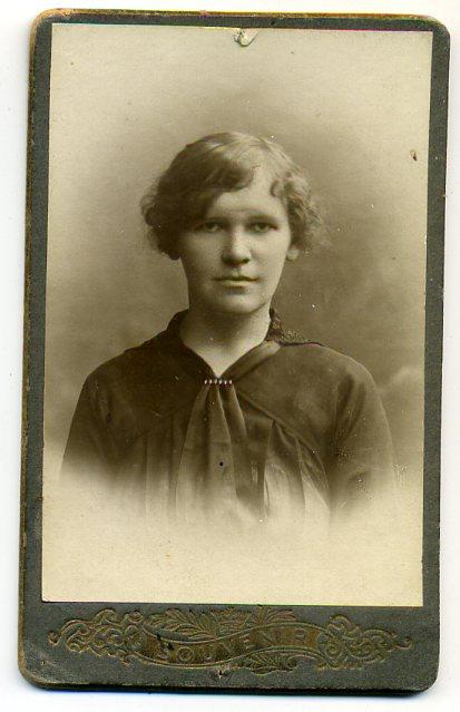 Девушка Молодая дама одежда мода Пермь 1918 год 10 х 6,5 см
