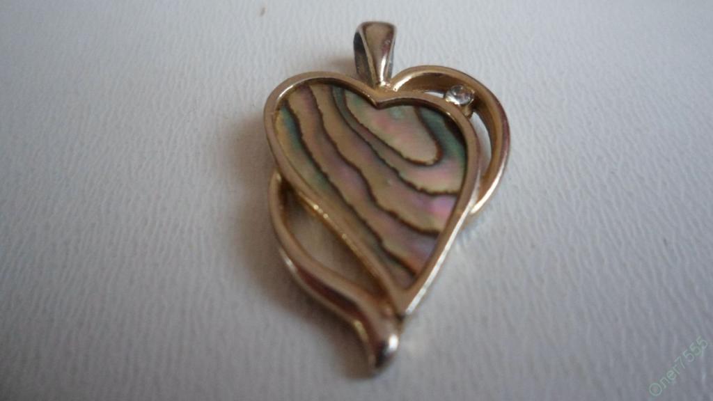 Изящная позолоченная винтажная подвеска кулон с перламутром "Сердце" 