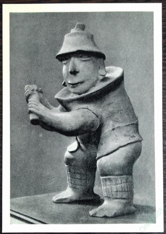 Открытка коллекционная чистая Мексиканско-ацтекская культура  Воин в шлеме  ИЗОГИЗ 1961 год 