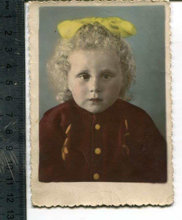 фотография дети  девочка с желтым бантом 1970-е годы