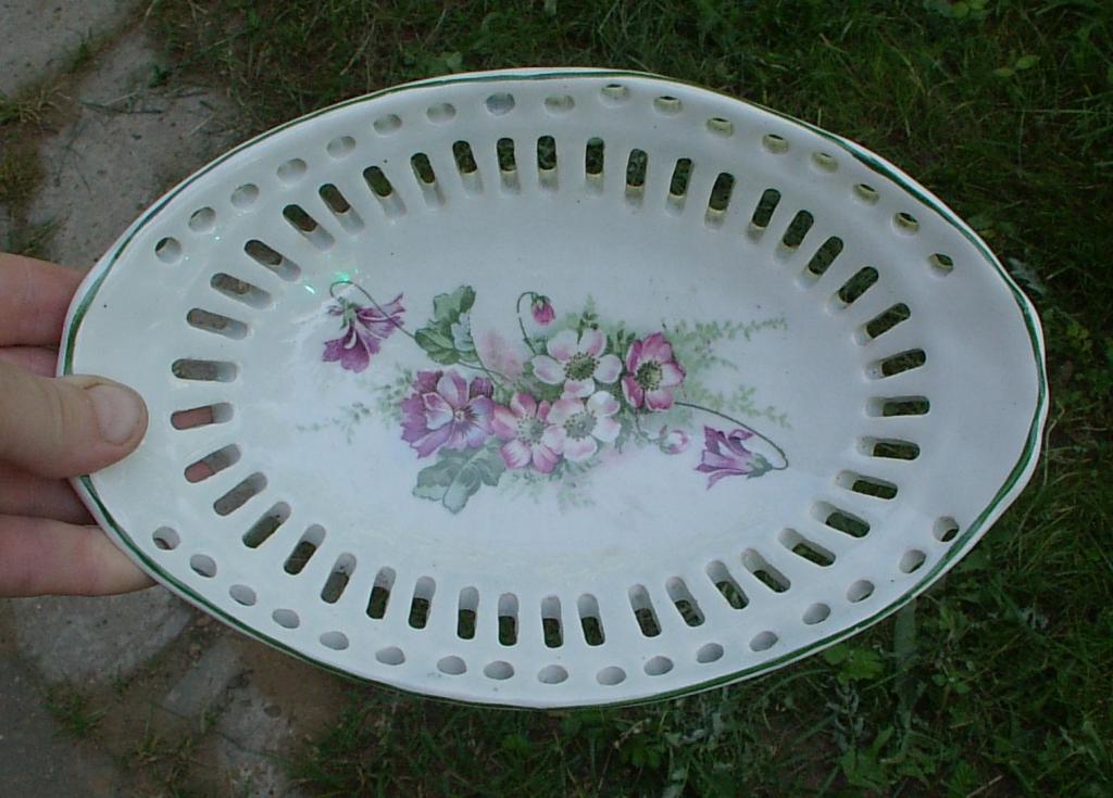 Сухарница НЕЖНЫЙ БУКЕТ изогнутой формы с прорезью Конаково