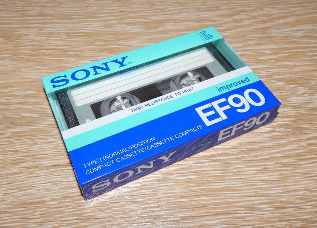 Кассеты сони. Кассета Sony EF 90. Аудиокассеты Sony EF-90 (C-90efb). Аудиокассеты сони Еф 90. Кассета Sony super ef90.
