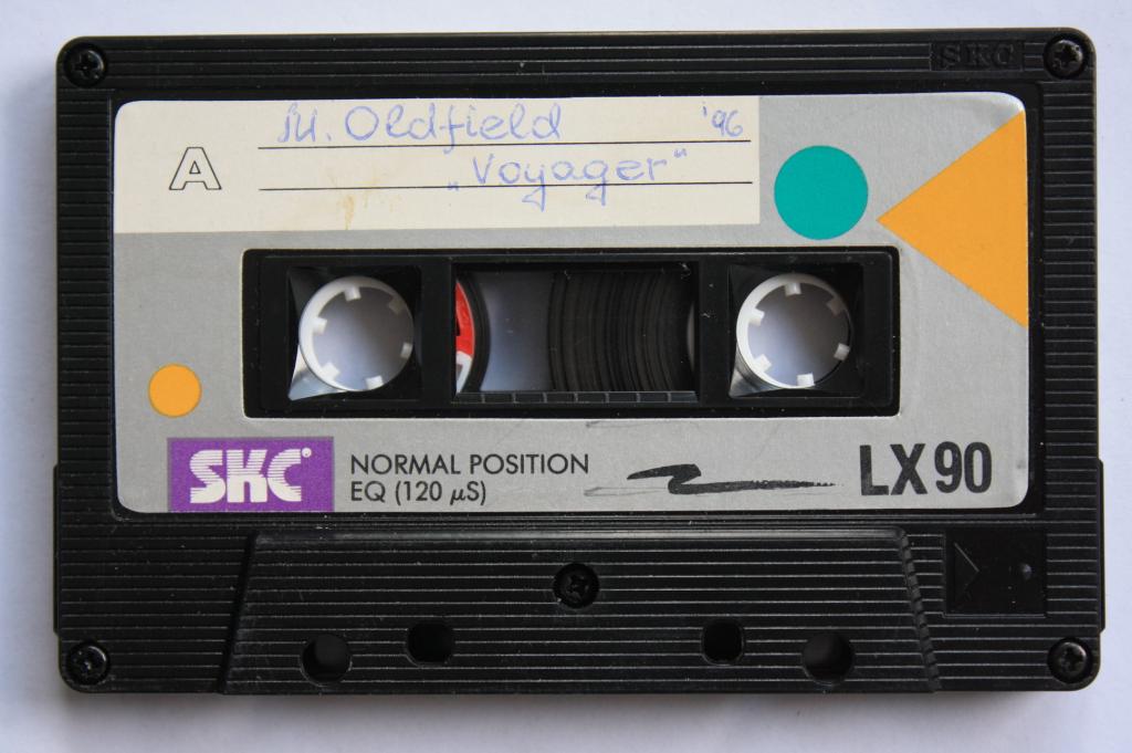 самый тонкий кассетный аудиоплеер. аудиокассета philips cd one 90. аудиокассета agfa 90. кассета philips fs. Hdx кассеты для магнитофона.