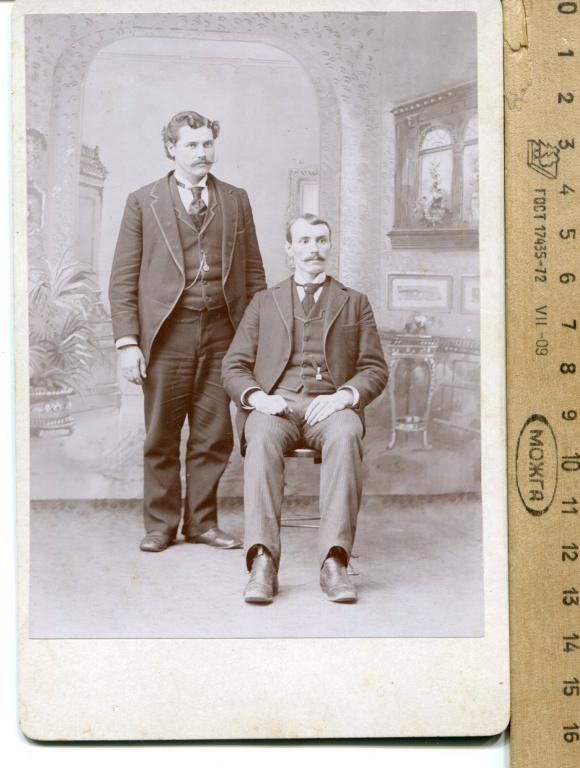 кабинет фото кабинетка: Двое мужчин в салоне 1880-90-е