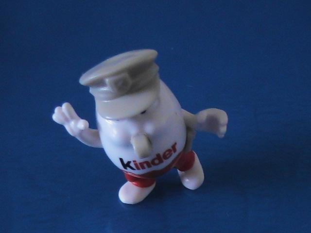 Фигурка из Киндер-Сюприза.Kinder-полицейский.