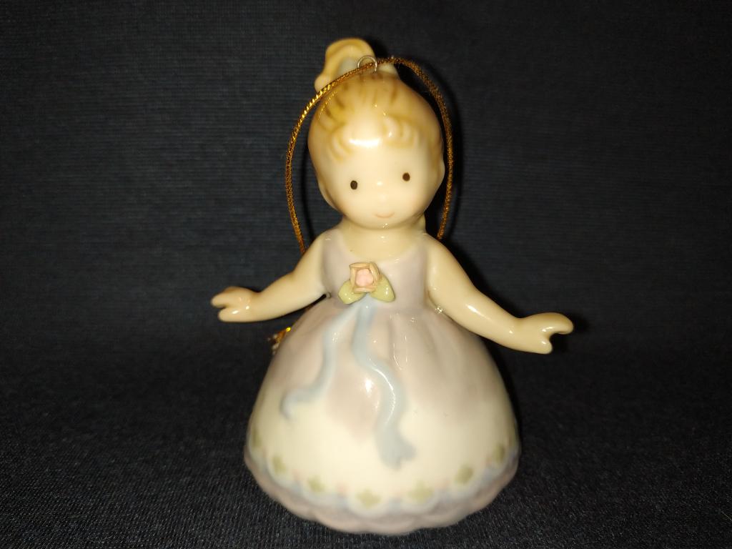 Фарфоровая статуэтка - колокольчик Балерина Pavone. № 29/4