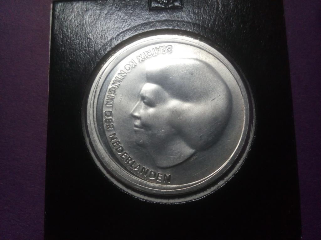Нидерланды 10 евро, 2002 Королевская свадьба Серебро 0.925, 17.8g, ø 33mm