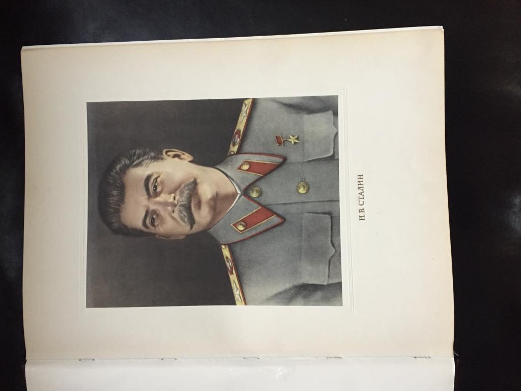 Сталин в 1939 году. Альбом Сталина. Книга 1939 год издания Сталин. Семейный альбом Сталина. Альбом о сталинской мебели.