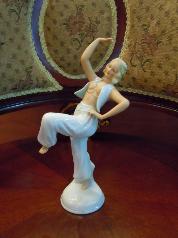 Танцовщица (Валендорф)Германия,1920гг,выс-24см