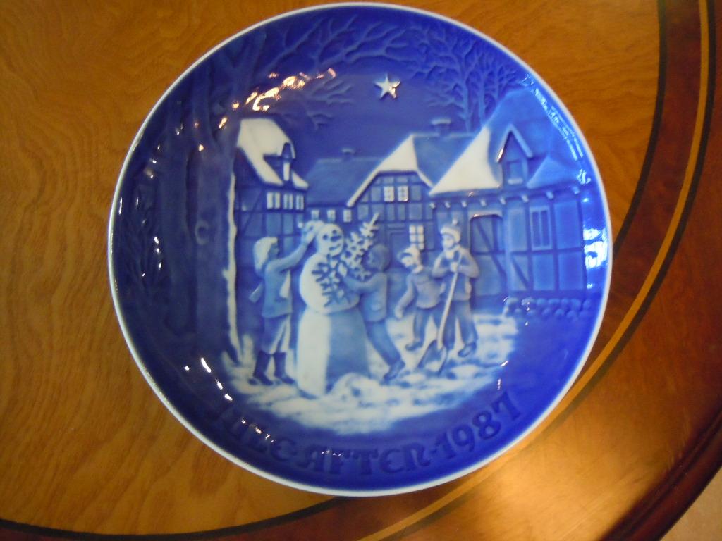 Тарелка Дания 1987г,диаметр-18,5см 
