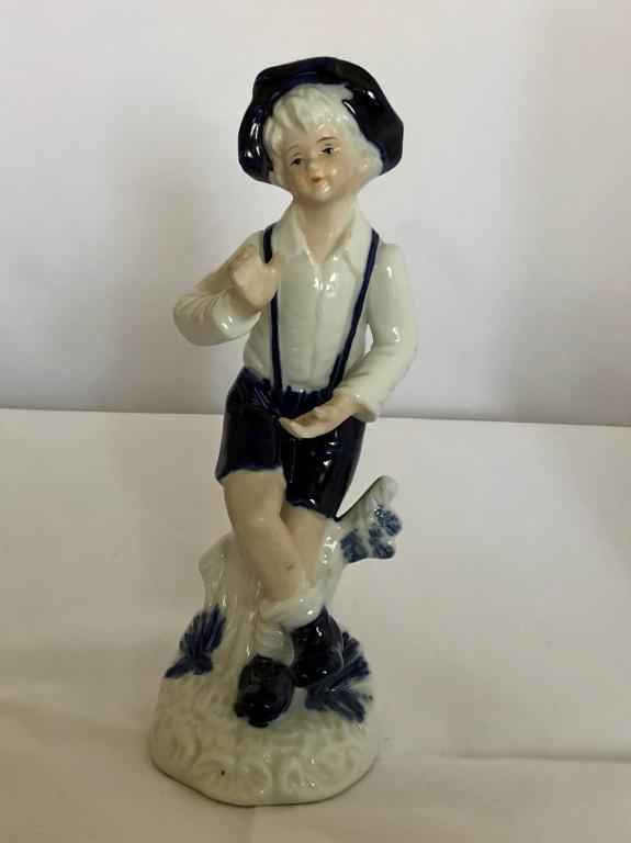 Германия фарфоровая статуэтка Медитирующий Ученик 