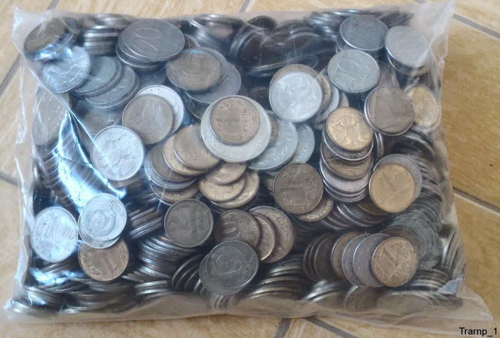 1000 рублей 10 рублевыми монетами. Поделки из монеток. Вес 10 рублёвой монеты. Вес монеты рубль. 10 кг копеек.