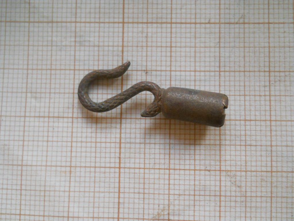 r6_starina_kopanina_podveska_krjuchok_zm