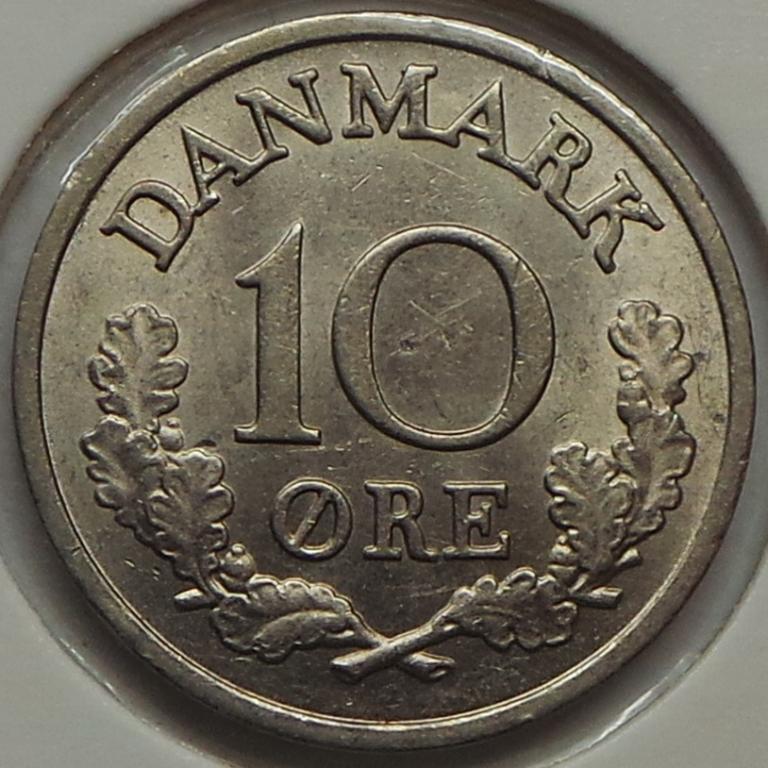 Дания 10 эре 1970 года КМ#849.1