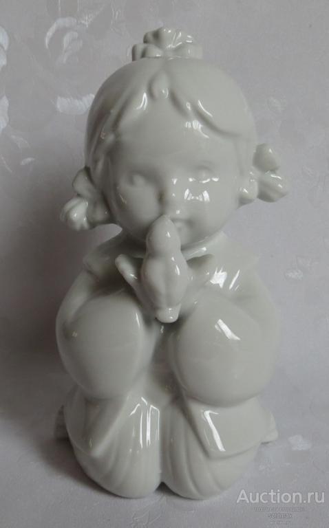Девочка с птицей Дети Фарфор Европа