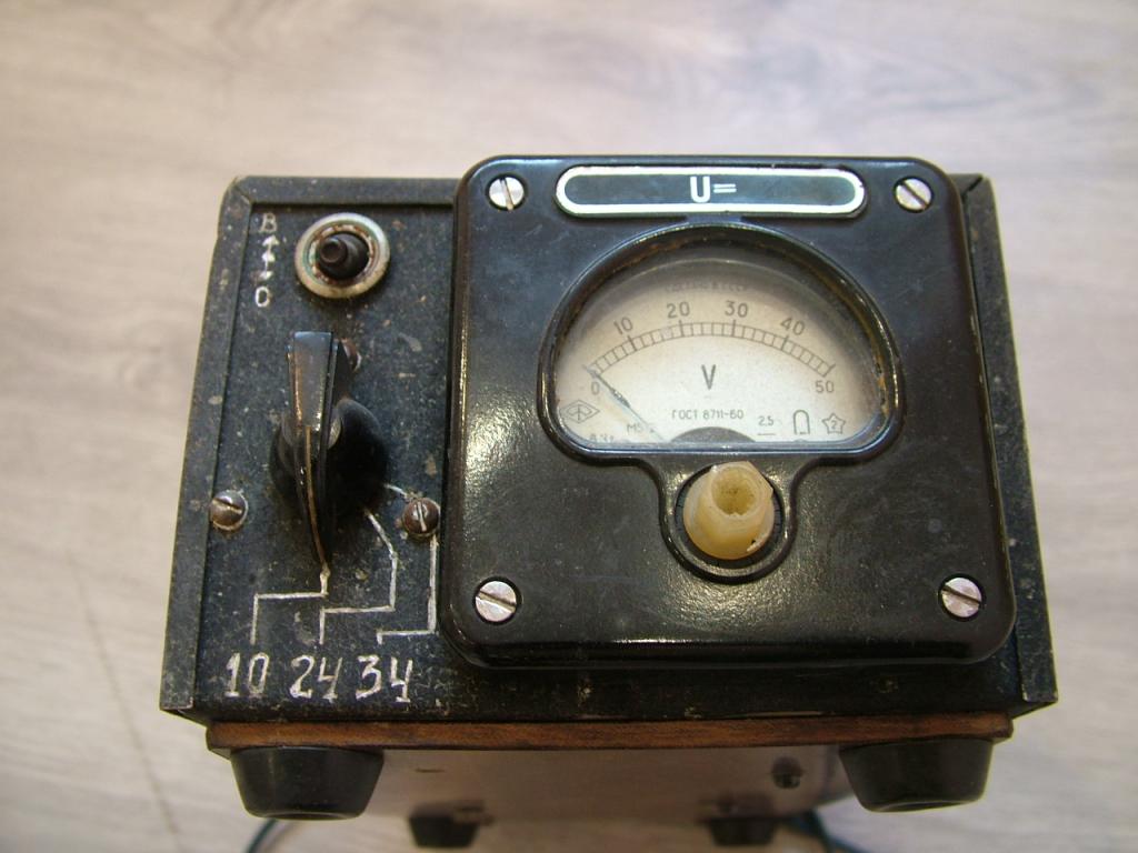 Трансформатор понижающий. С измерителем. 1960-е.