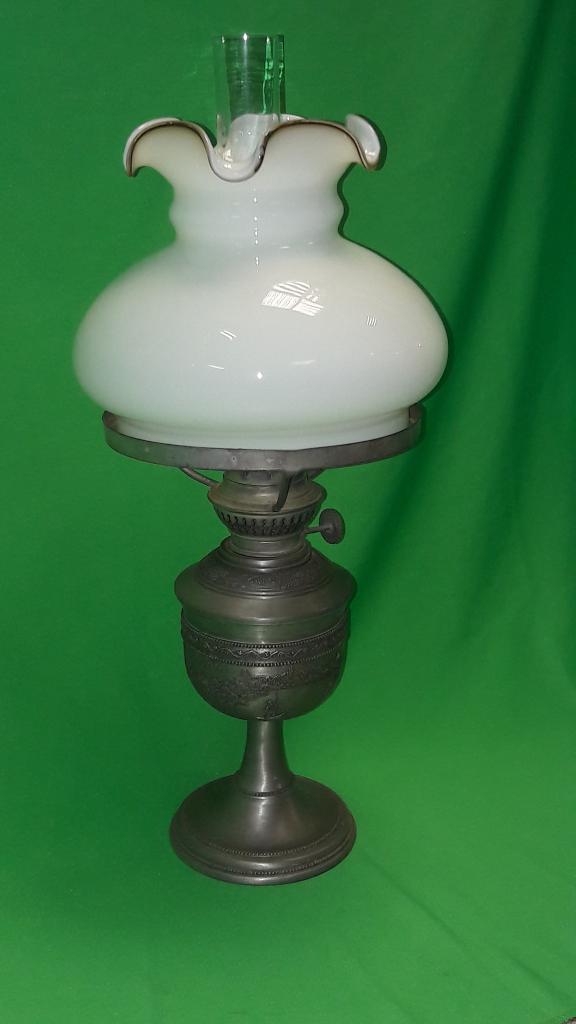 Лампа керассиновая. Германия. Олово. Стекло.