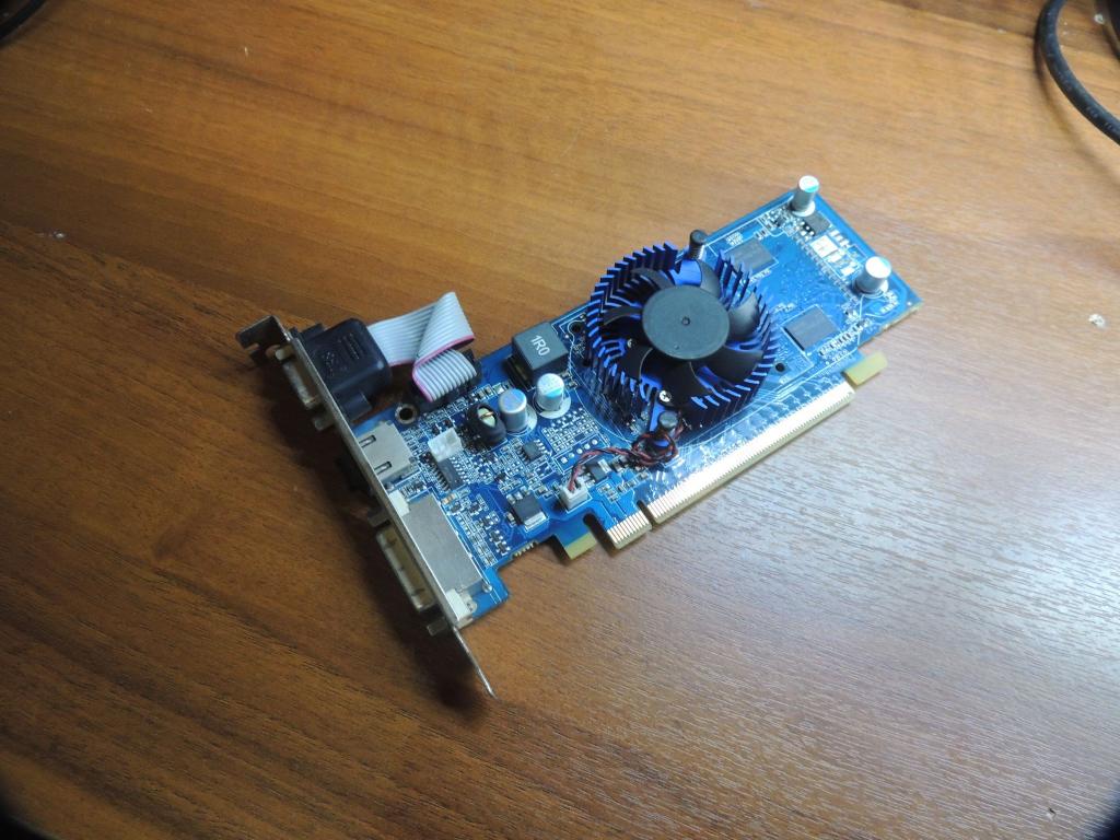 Рабочая NVIDIA GeForce G100 512Mb 226098 