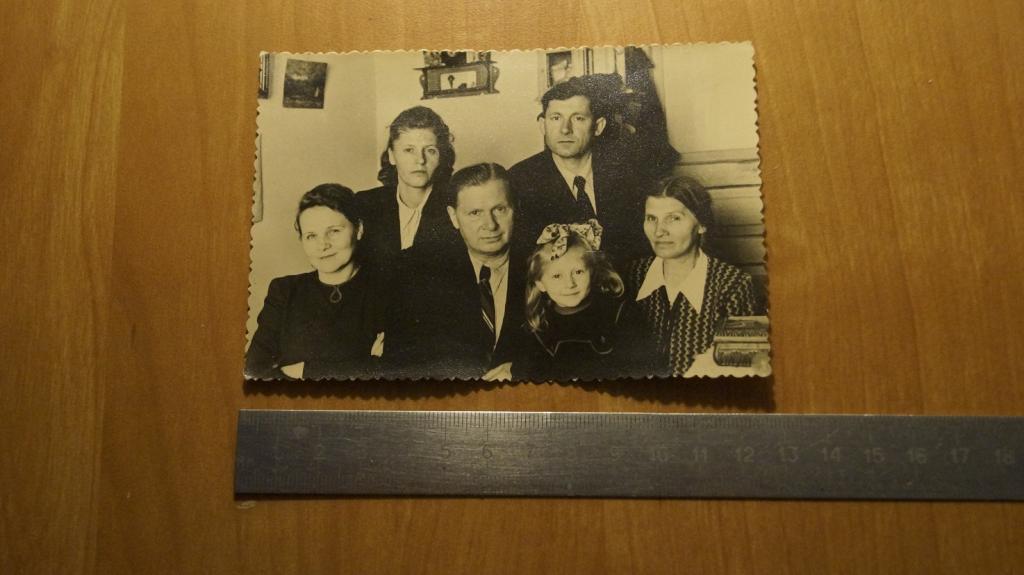 №885 Советское винтажное фото групповое семейное фото 1950-е